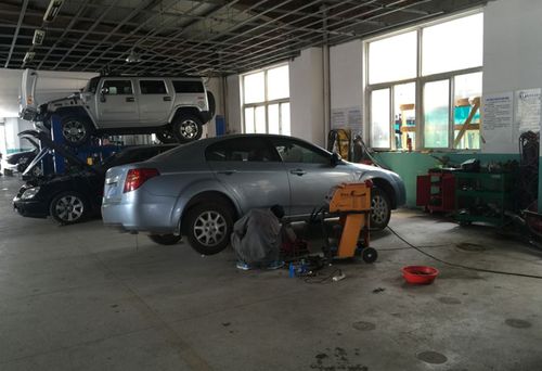 車送修反遭撞，店方為何有恃無恐